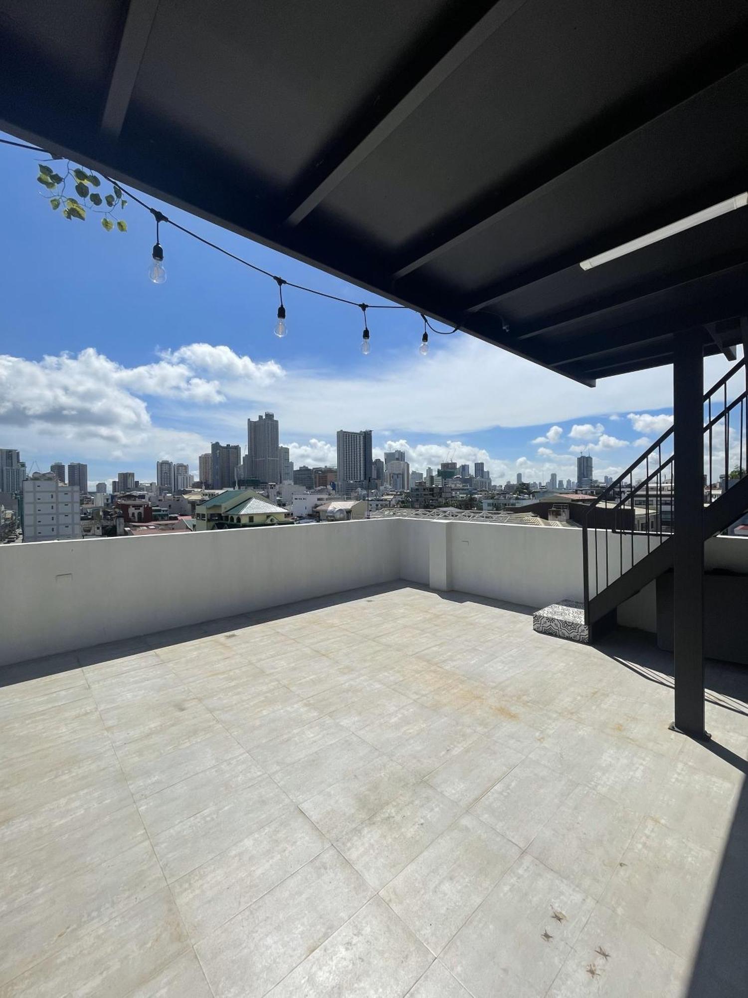 Airo Suites Makati Pasay Exterior foto